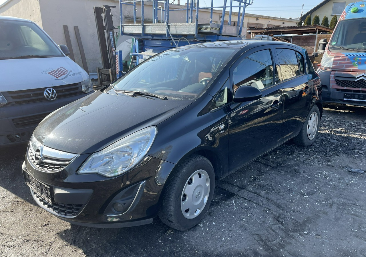 Opel Corsa D Corsa 1.4-87 KM Klima 2011 - هاتشباك: صورة 2 Opel Corsa D Corsa 1.4-87 KM Klima 2011 - هاتشباك: صورة 2