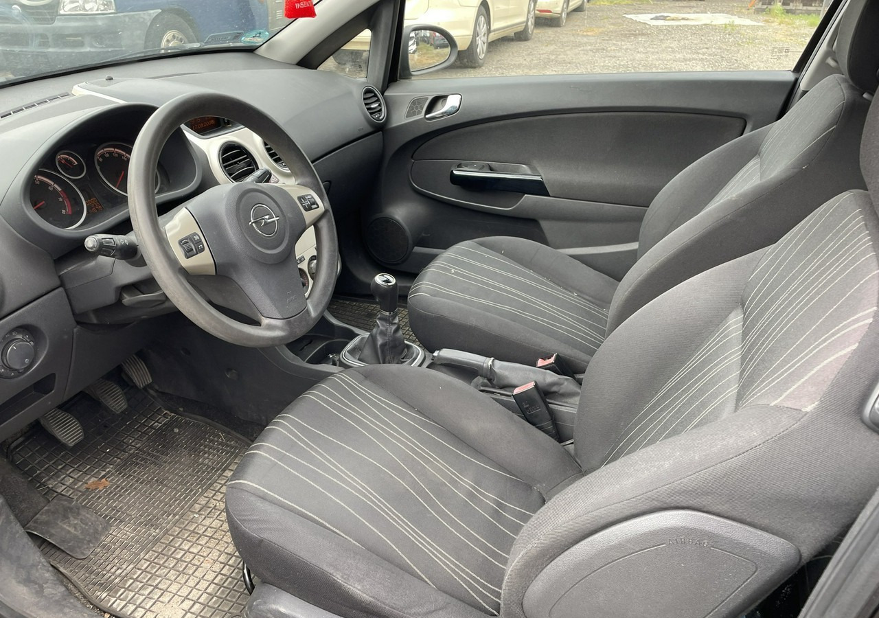 Opel Corsa D Opel Corsa 1,2-16V 80KM Klima 2008 - هاتشباك: صورة 3 Opel Corsa D Opel Corsa 1,2-16V 80KM Klima 2008 - هاتشباك: صورة 3