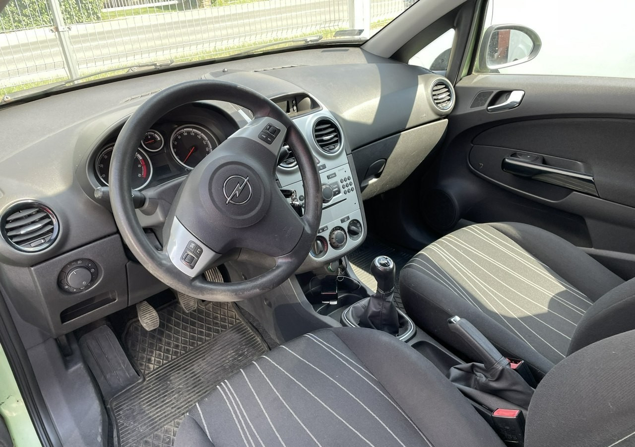 Opel Corsa D Opel Corsa 1,2-16V Klima Salon PL Bagażnik na Rowery Model 2010 - هاتشباك: صورة 4 Opel Corsa D Opel Corsa 1,2-16V Klima Salon PL Bagażnik na Rowery Model 2010 - هاتشباك: صورة 4