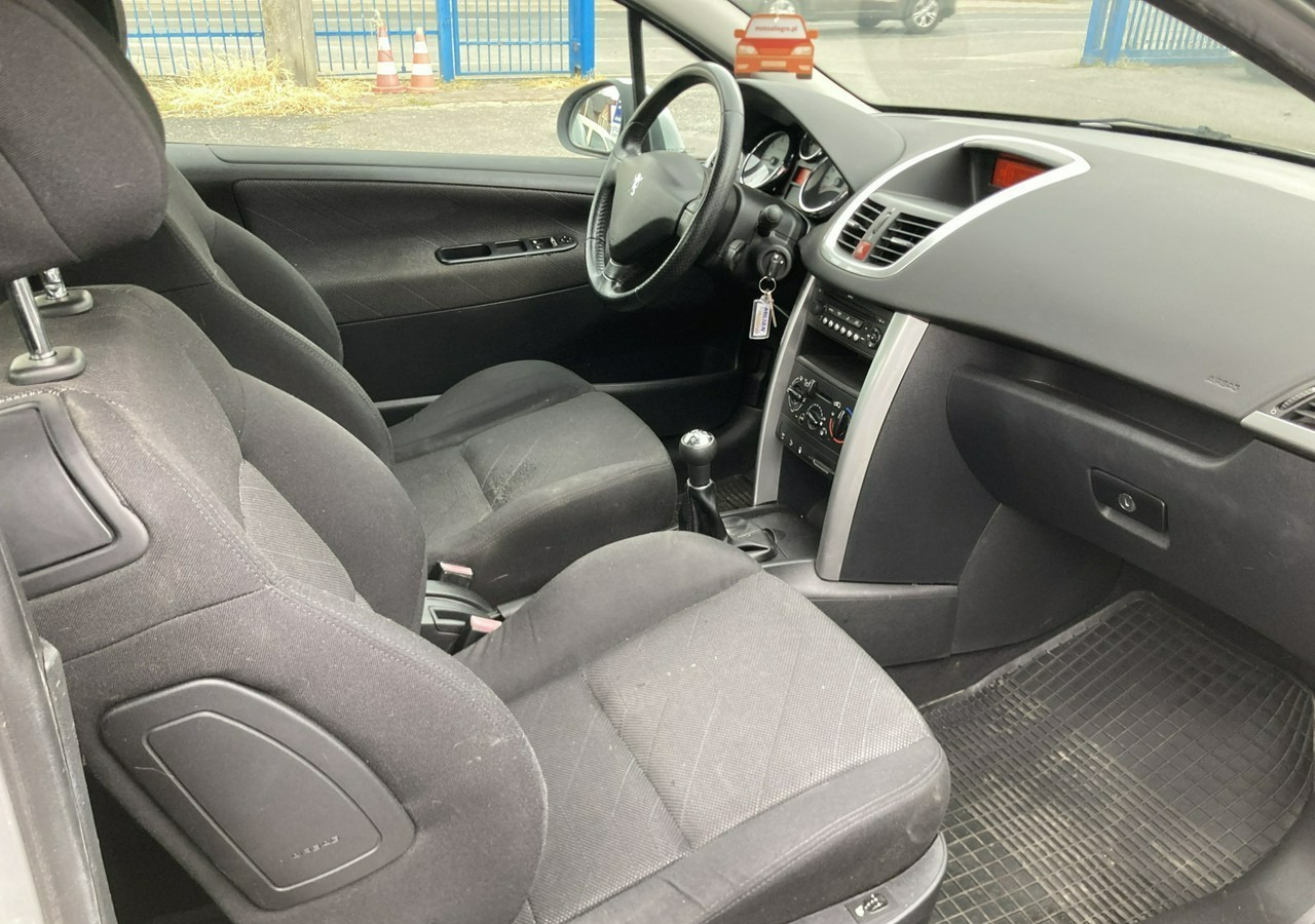 Peugeot 207 Peugeot 207 1.6HDI-16V Klima 2007 - هاتشباك: صورة 2 Peugeot 207 Peugeot 207 1.6HDI-16V Klima 2007 - هاتشباك: صورة 2