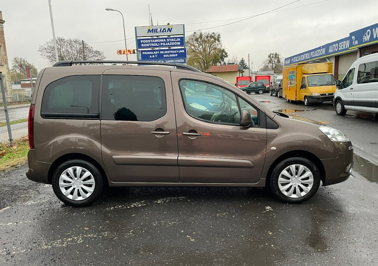 Peugeot Partner II Peugeot Partner Tepee 1.6 VTi 120KM Family Model 2013 - سيارة ستيشن: صورة 5 Peugeot Partner II Peugeot Partner Tepee 1.6 VTi 120KM Family Model 2013 - سيارة ستيشن: صورة 5