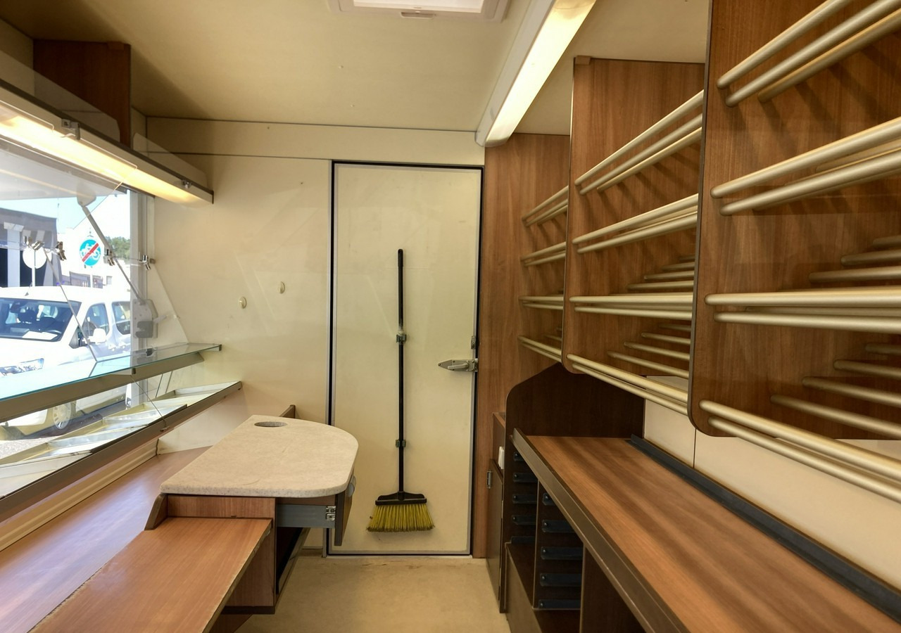 Renault Master Autosklep pieczywa Gastronomiczny Food Truck Foodtruck sklep BORCO20 - شاحنة بيع الطعام: صورة 3 Renault Master Autosklep pieczywa Gastronomiczny Food Truck Foodtruck sklep BORCO20 - شاحنة بيع الطعام: صورة 3