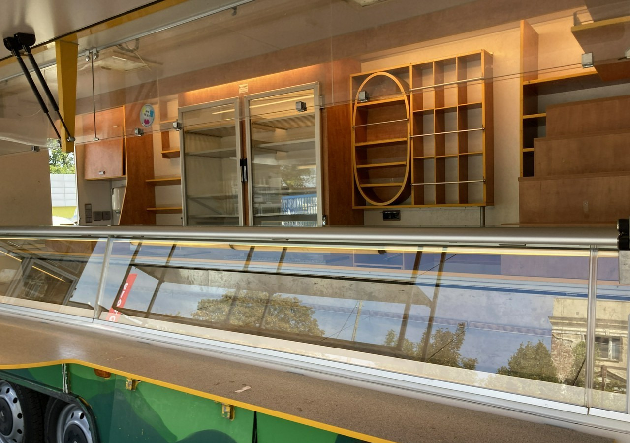 Renault Master Autosklep wędlin sklep bar Gastronomiczny Food Truck Foodtruck Borco - شاحنة بيع الطعام: صورة 2 Renault Master Autosklep wędlin sklep bar Gastronomiczny Food Truck Foodtruck Borco - شاحنة بيع الطعام: صورة 2