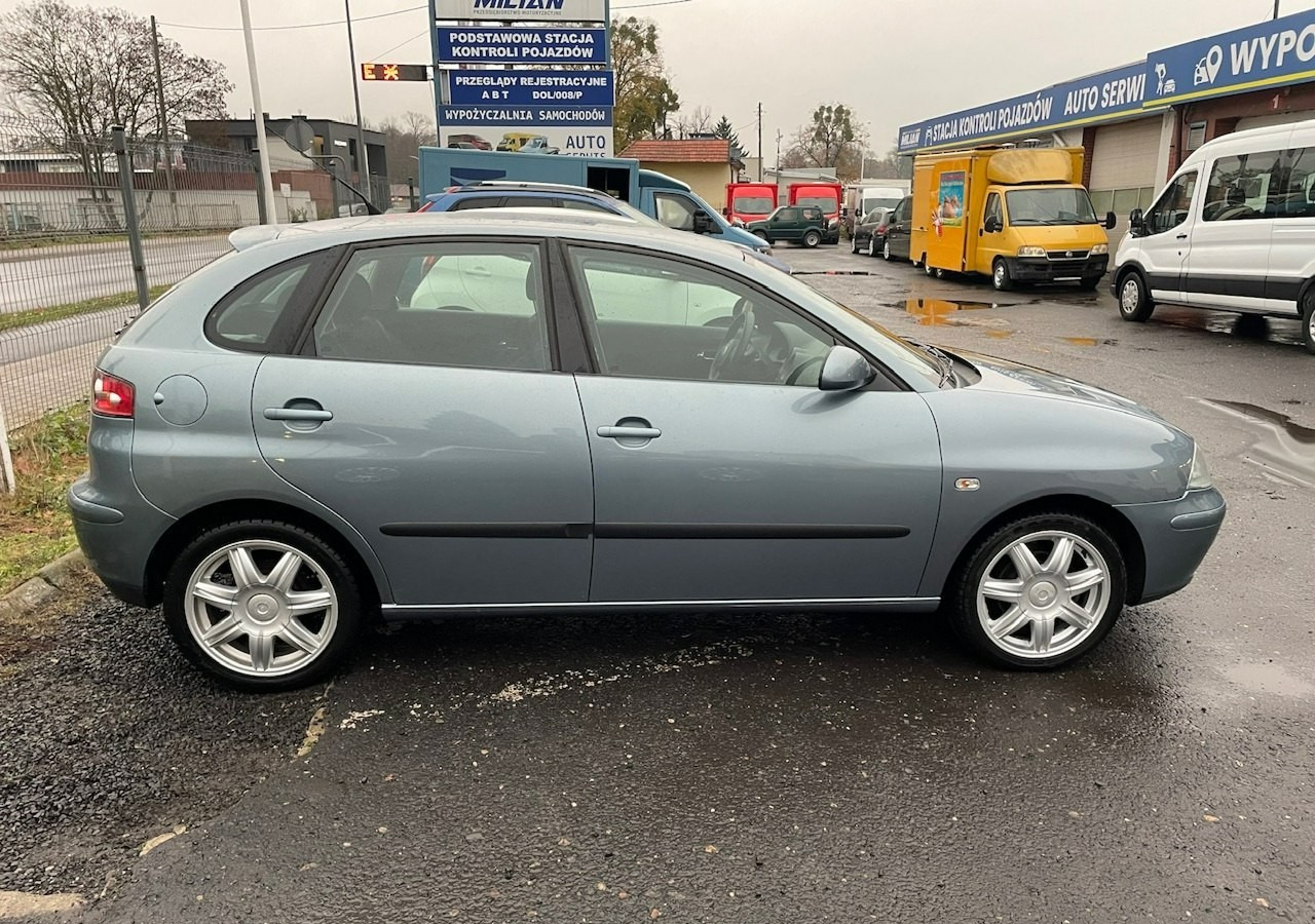 SEAT Ibiza IV 1,4 16V 75KM Sport Edition 1właściciel Klimatronik Alufelgi 2006 - هاتشباك: صورة 5 SEAT Ibiza IV 1,4 16V 75KM Sport Edition 1właściciel Klimatronik Alufelgi 2006 - هاتشباك: صورة 5