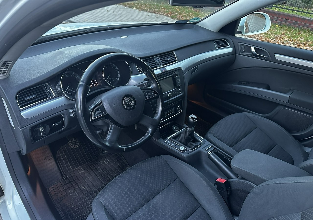 Skoda Superb II Skoda Superb 1.8TSI 160KM LPG PRINS 2035 KLIMA NAVI PDC XENON 2015 - سيارة ستيشن: صورة 3 Skoda Superb II Skoda Superb 1.8TSI 160KM LPG PRINS 2035 KLIMA NAVI PDC XENON 2015 - سيارة ستيشن: صورة 3