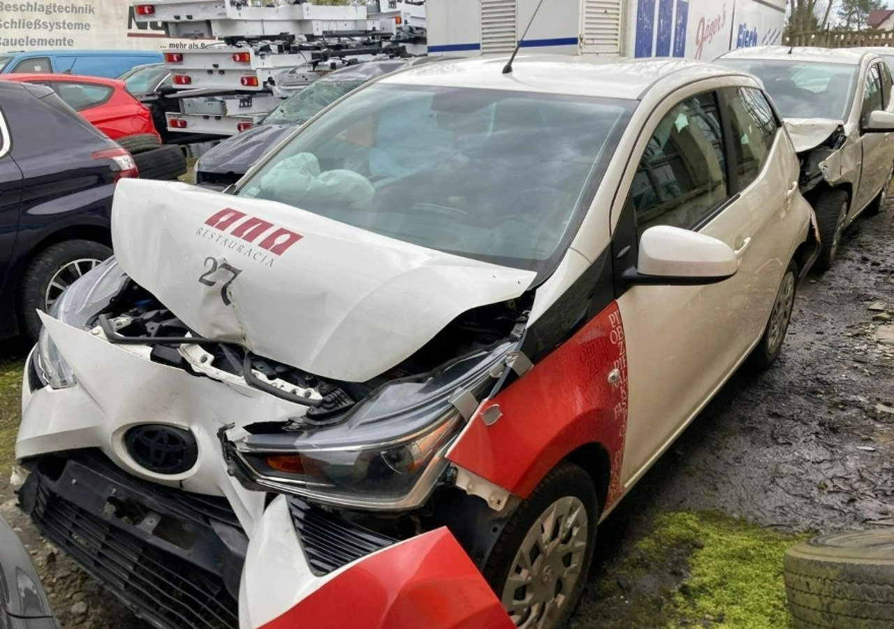 Toyota Aygo II Aygo 1.0-16V Klima Salon PL 2021 Bezyna + LPG - هاتشباك: صورة 4 Toyota Aygo II Aygo 1.0-16V Klima Salon PL 2021 Bezyna + LPG - هاتشباك: صورة 4