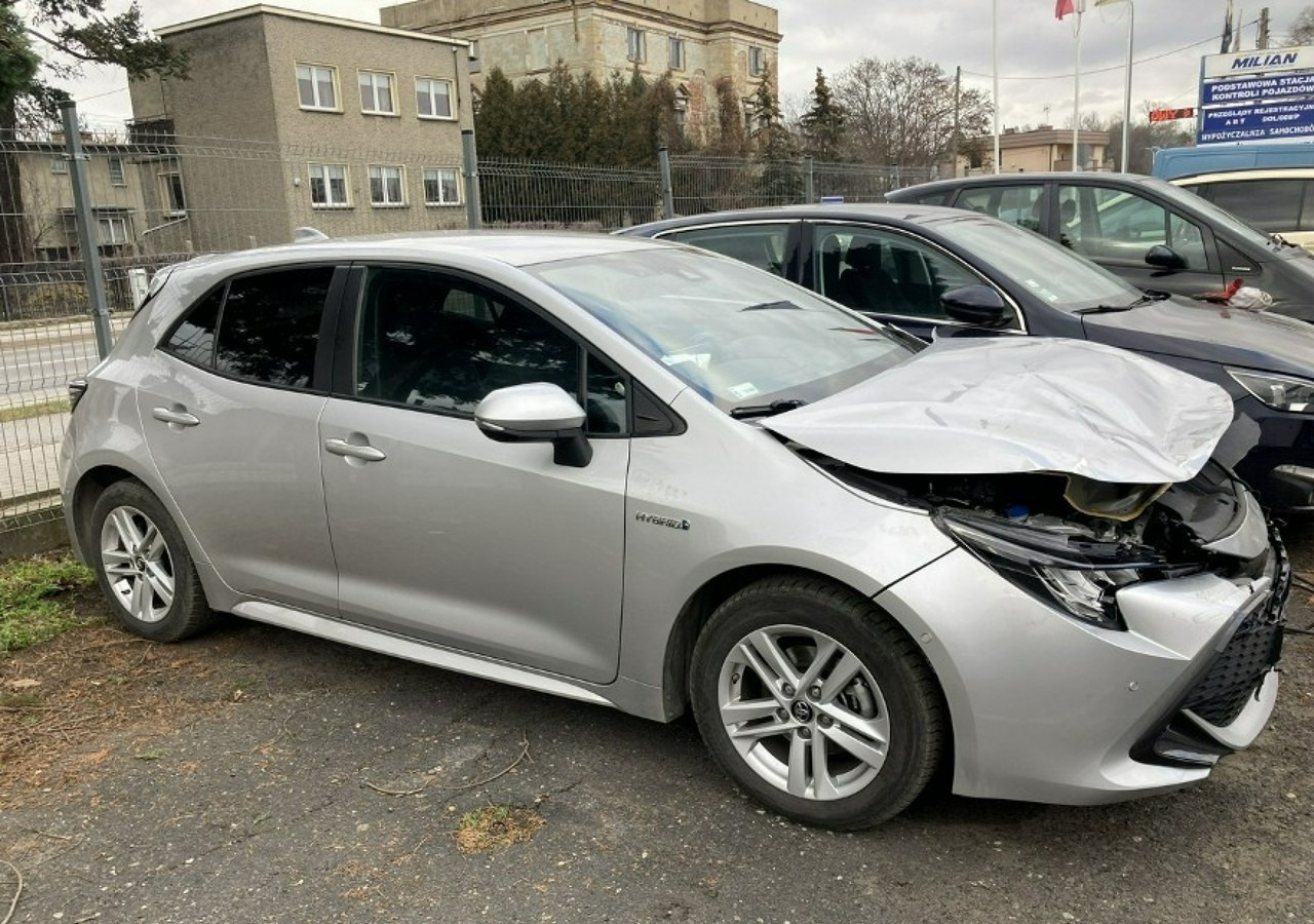 Toyota Corolla XII Corolla 1.8 Hybrid 102KM Comfort Salon PL 2020 - هاتشباك: صورة 3 Toyota Corolla XII Corolla 1.8 Hybrid 102KM Comfort Salon PL 2020 - هاتشباك: صورة 3