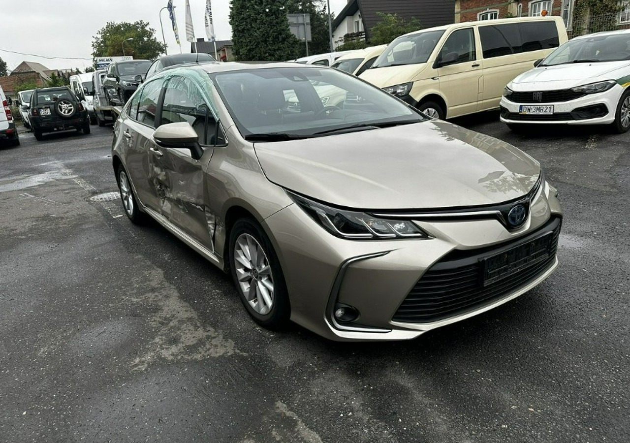 Toyota Corolla XII Corolla Sedan 1.8 Hybrid 98KM Comfort Salon PL 2022 - سيدان: صورة 1 Toyota Corolla XII Corolla Sedan 1.8 Hybrid 98KM Comfort Salon PL 2022 - سيدان: صورة 1
