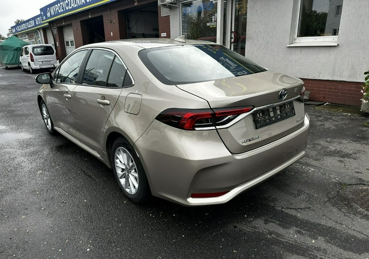 Toyota Corolla XII Corolla Sedan 1.8 Hybrid 98KM Comfort Salon PL 2022 - سيدان: صورة 3 Toyota Corolla XII Corolla Sedan 1.8 Hybrid 98KM Comfort Salon PL 2022 - سيدان: صورة 3