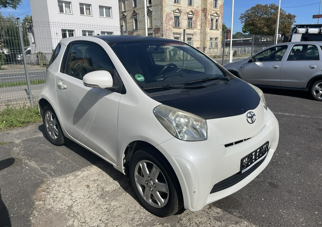 Toyota IQ Toyota iQ Klima - هاتشباك: صورة 2 Toyota IQ Toyota iQ Klima - هاتشباك: صورة 2
