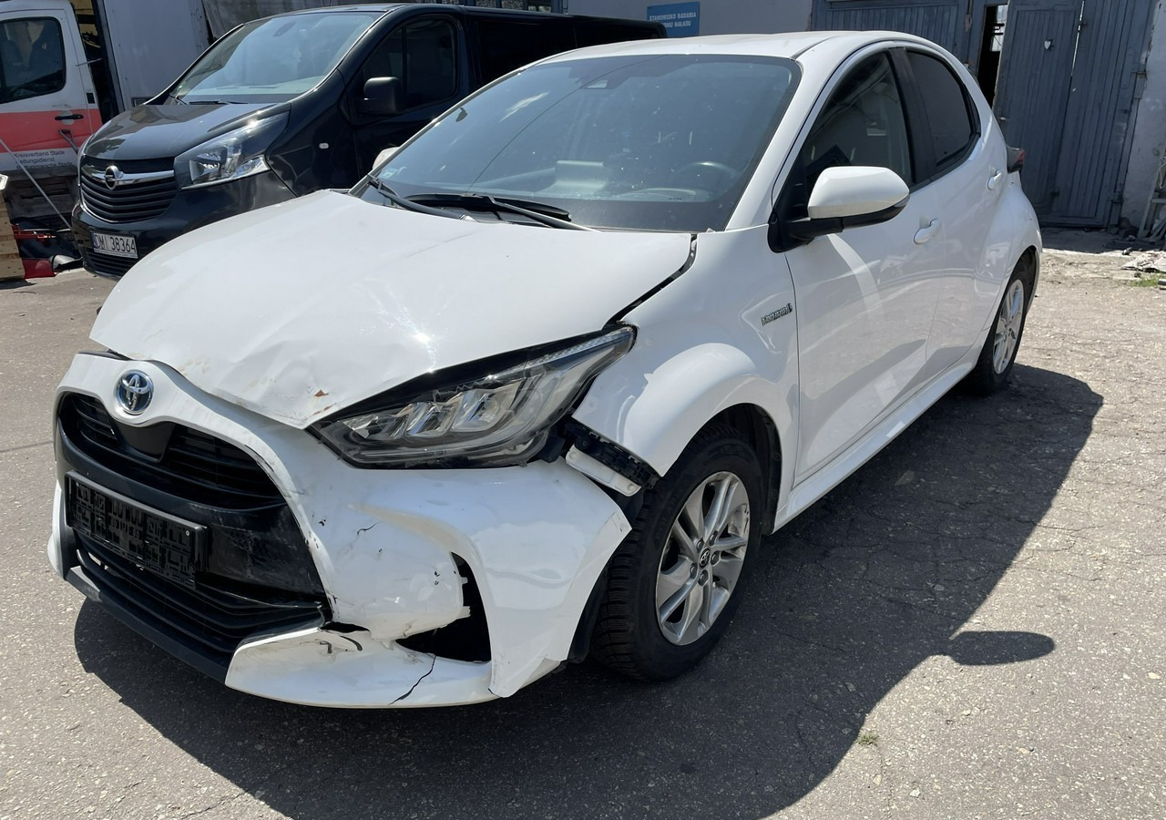Toyota Yaris IV Toyota Yaris Hybrid 1.5 Active Salon PL 2023 FV 23% - هاتشباك: صورة 1 Toyota Yaris IV Toyota Yaris Hybrid 1.5 Active Salon PL 2023 FV 23% - هاتشباك: صورة 1