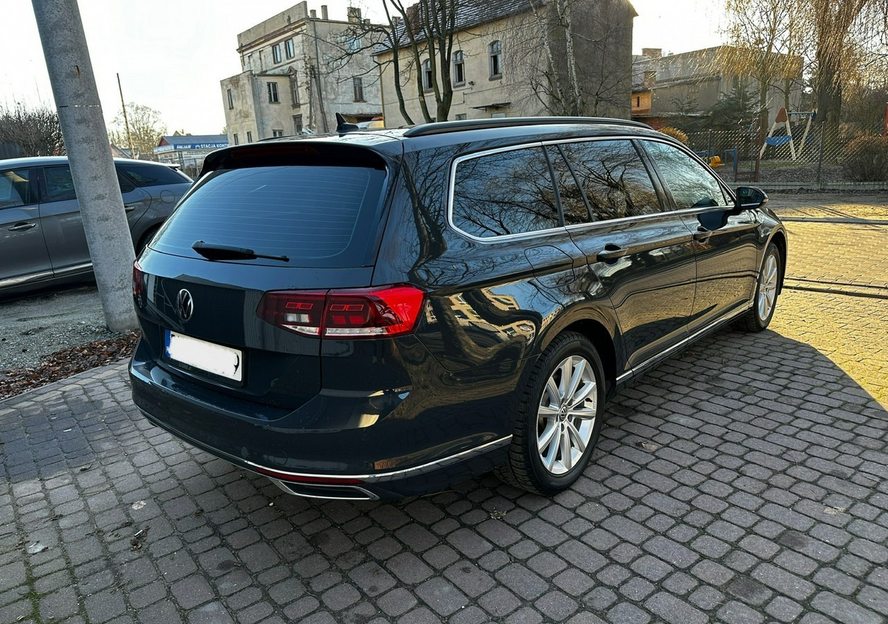 Volkswagen Passat B8 GTE 1.4TSI 218KM Hybryda Plug-in zasięg 50km Panorama*Navi*Skóra*FV2 - سيارة: صورة 5 Volkswagen Passat B8 GTE 1.4TSI 218KM Hybryda Plug-in zasięg 50km Panorama*Navi*Skóra*FV2 - سيارة: صورة 5