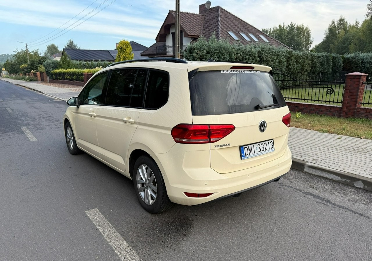 Volkswagen Touran III 2.0 TDI DSG 120 KM Automat 7osobowy Klima Skóra Full Serwis 2020 - سيارة ستيشن: صورة 4 Volkswagen Touran III 2.0 TDI DSG 120 KM Automat 7osobowy Klima Skóra Full Serwis 2020 - سيارة ستيشن: صورة 4