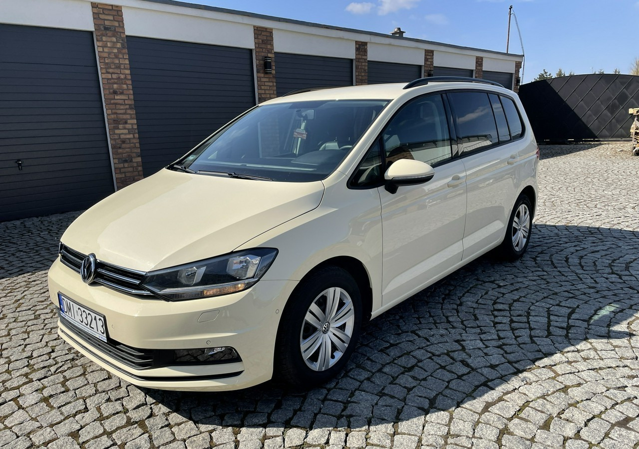Volkswagen Touran III 2.0 TDI DSG Automat 7osobowy 2020 - سيارة: صورة 1 Volkswagen Touran III 2.0 TDI DSG Automat 7osobowy 2020 - سيارة: صورة 1