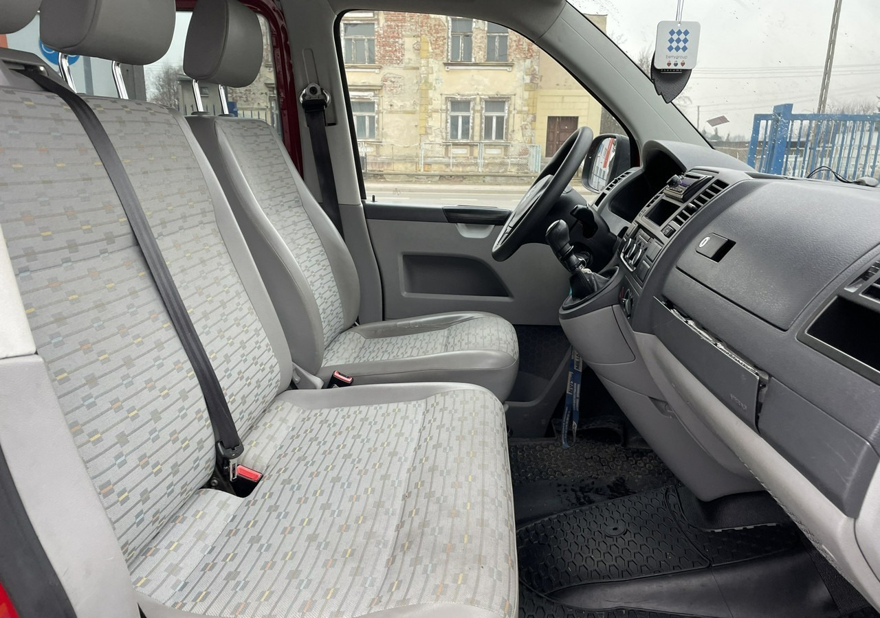سيارة Volkswagen Transporter T5 Transporter T5 Lift 2.0 Tdi 9-osob Klima 2011: صورة 11