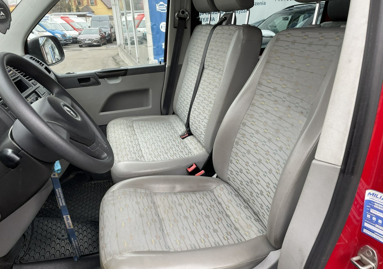 سيارة Volkswagen Transporter T5 Transporter T5 Lift 2.0 Tdi 9-osob Klima 2011: صورة 8