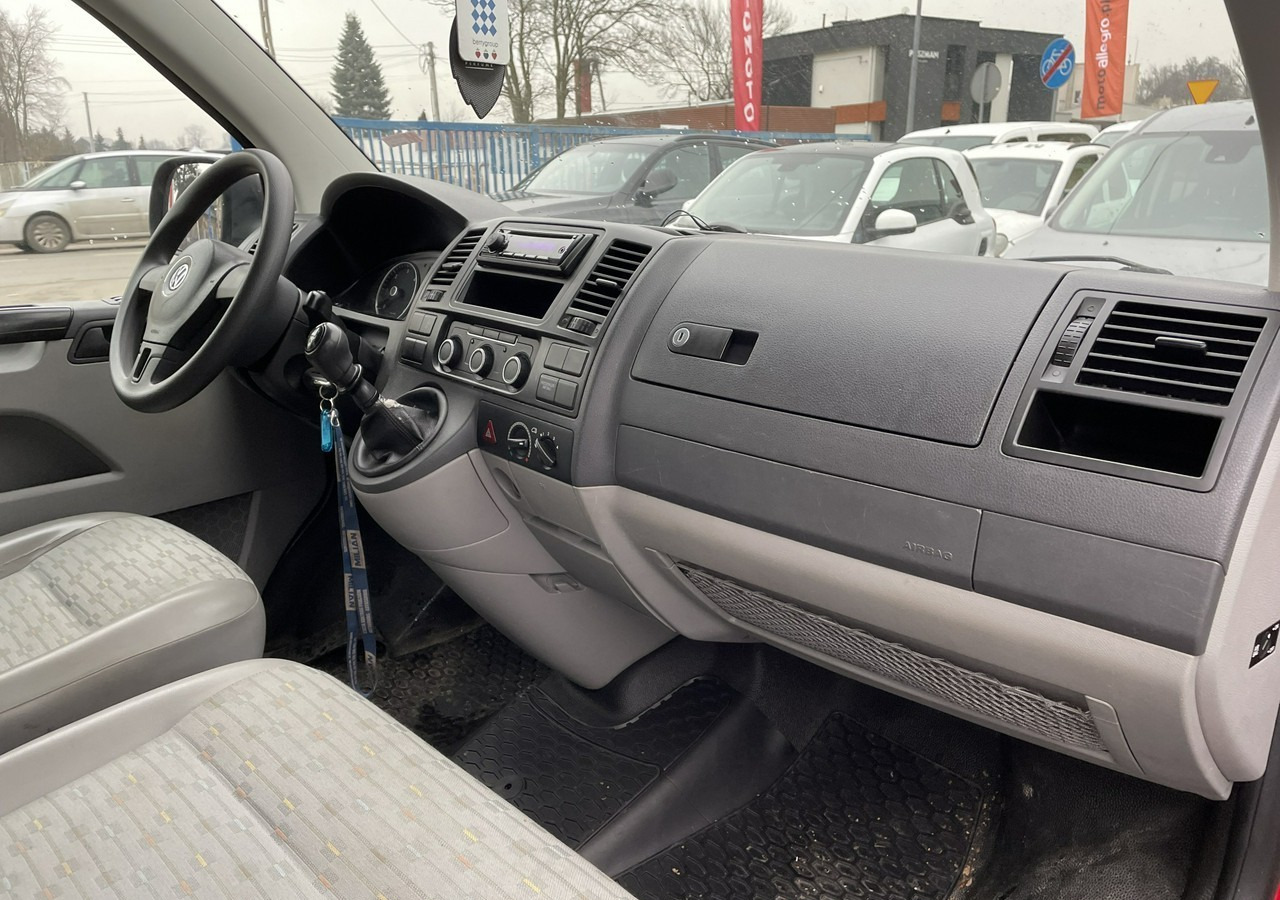 Volkswagen Transporter T5 Transporter T5 Lift 2.0 Tdi 9-osob Klima 2011 - سيارة: صورة 4 Volkswagen Transporter T5 Transporter T5 Lift 2.0 Tdi 9-osob Klima 2011 - سيارة: صورة 4