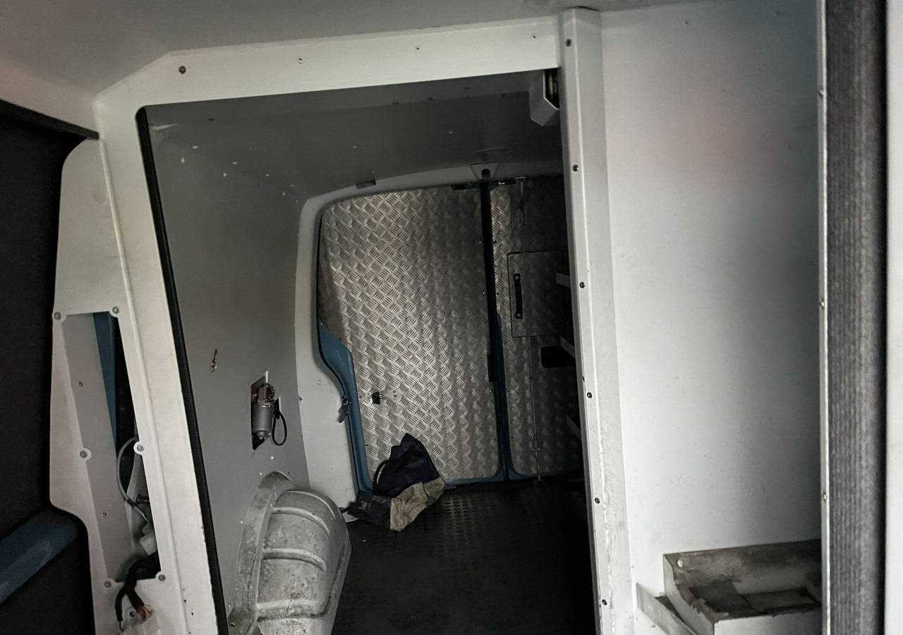 Volkswagen Transporter T6 Transporter Bankowóz kuloodporny opanceżony Model 2018 - هاوي تجميع المركبات: صورة 4 Volkswagen Transporter T6 Transporter Bankowóz kuloodporny opanceżony Model 2018 - هاوي تجميع المركبات: صورة 4