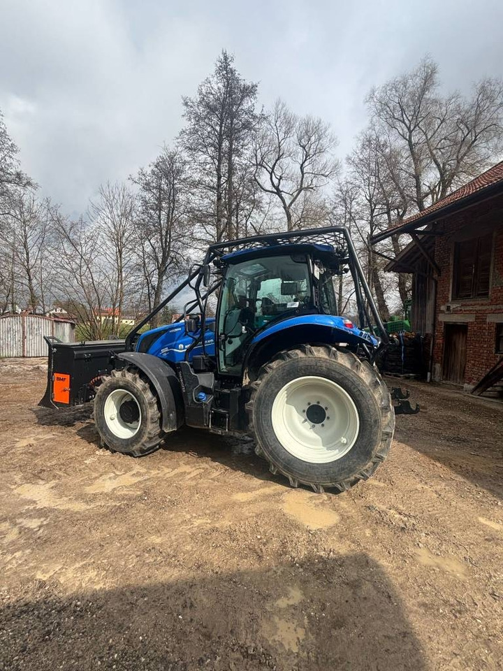 New Holland T5.110 AutoCommand - جرَّار أعمال الحراجة: صورة 1 New Holland T5.110 AutoCommand - جرَّار أعمال الحراجة: صورة 1