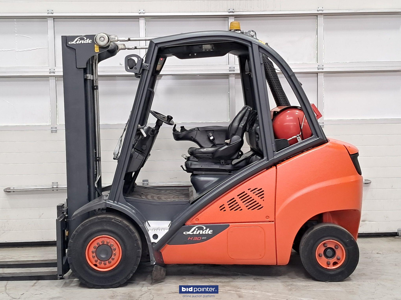 Linde H30T-02 LPG vorkheftruck - رافعة شوكية تعمل بالغاز: صورة 2 Linde H30T-02 LPG vorkheftruck - رافعة شوكية تعمل بالغاز: صورة 2