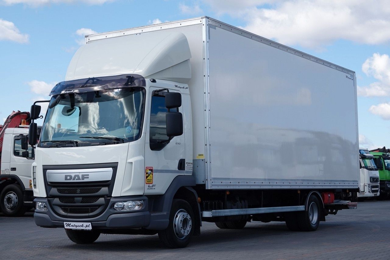DAF LF 210 / KONTENER - 7 M / SOLÓWKA / WINDA DHOLLA - شاحنة مقفلة: صورة 1 DAF LF 210 / KONTENER - 7 M / SOLÓWKA / WINDA DHOLLA - شاحنة مقفلة: صورة 1