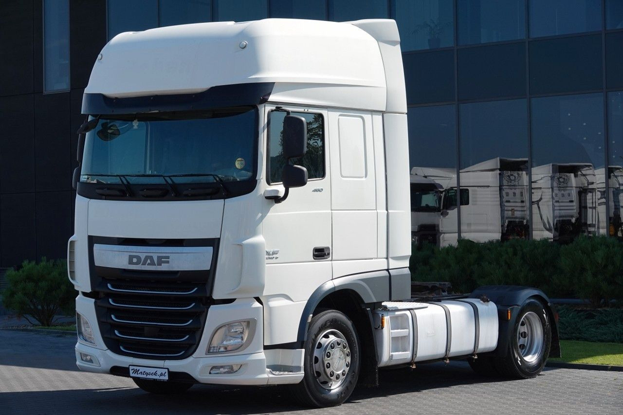 DAF XF 460 / MANUAL / STANDARD / SUPER SPACE CAB - وحدة جر: صورة 2 DAF XF 460 / MANUAL / STANDARD / SUPER SPACE CAB - وحدة جر: صورة 2