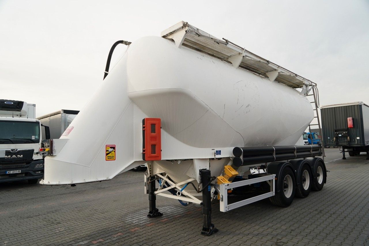 Feldbinder CEMENTONACZEPA / 3 KOMORY / 37 000 L / SILOS / - بلكر: صورة 1 Feldbinder CEMENTONACZEPA / 3 KOMORY / 37 000 L / SILOS / - بلكر: صورة 1