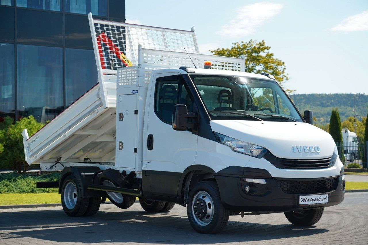 Iveco 35-180 / WYWROTKA TYLNOZSYPOWA ALUMINIOWA / MANU - قلاب صغير: صورة 1 Iveco 35-180 / WYWROTKA TYLNOZSYPOWA ALUMINIOWA / MANU - قلاب صغير: صورة 1