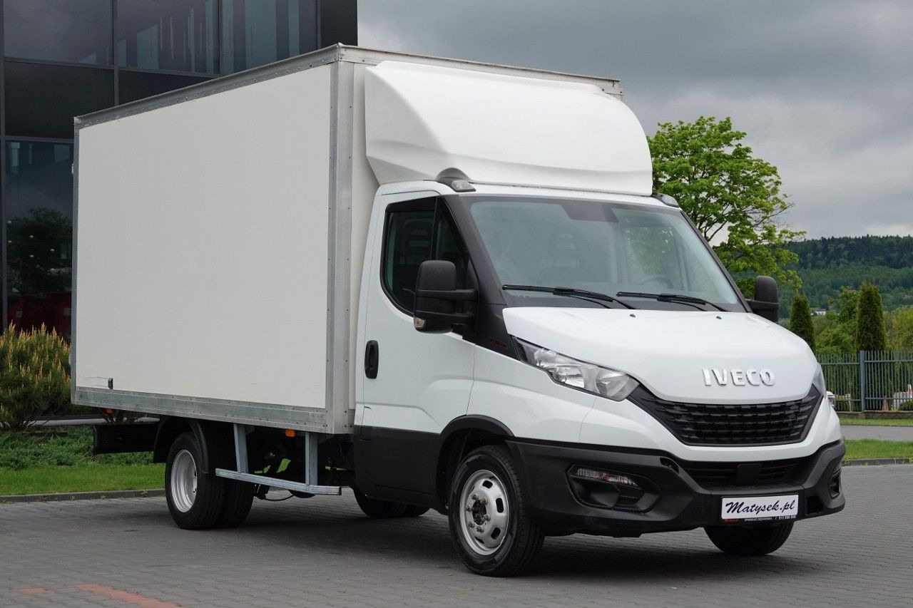 Iveco DAILY 3,0 D / KONTENER / 2020 ROK /BLIŹNIAK / SP - شاحنة مُبرّدة للتوصيل: صورة 1 Iveco DAILY 3,0 D / KONTENER / 2020 ROK /BLIŹNIAK / SP - شاحنة مُبرّدة للتوصيل: صورة 1