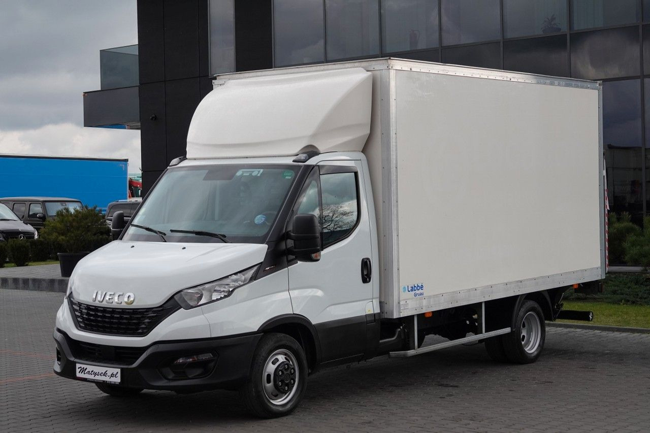 Iveco DAILY 3.0 / KONTENER-FURGON / WINDA 750 KG / DMC - شاحنة مُبرّدة للتوصيل: صورة 3 Iveco DAILY 3.0 / KONTENER-FURGON / WINDA 750 KG / DMC - شاحنة مُبرّدة للتوصيل: صورة 3