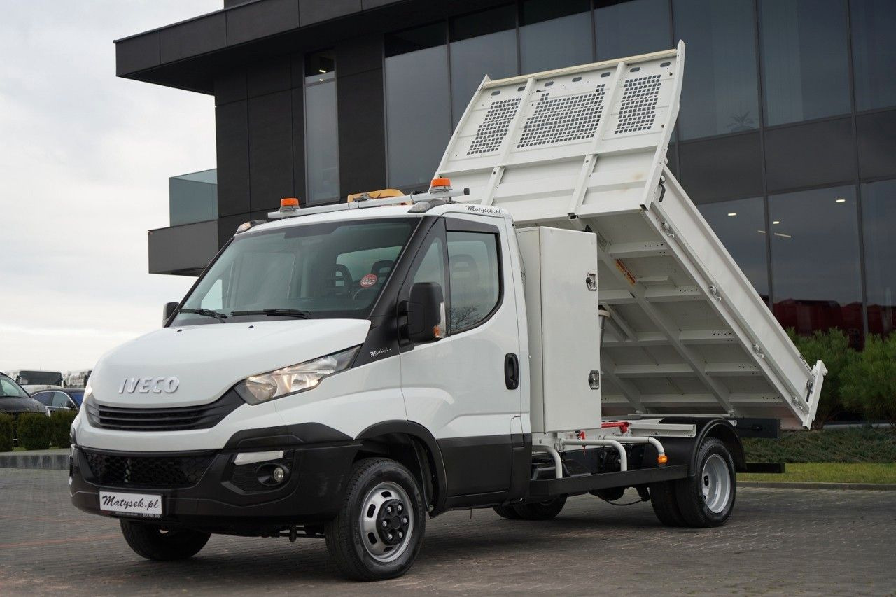 Iveco DAILY 35-180 / WYWROTKA TYLNOZSYPOWA / BLIŹNIAK - قلاب صغير: صورة 1 Iveco DAILY 35-180 / WYWROTKA TYLNOZSYPOWA / BLIŹNIAK - قلاب صغير: صورة 1