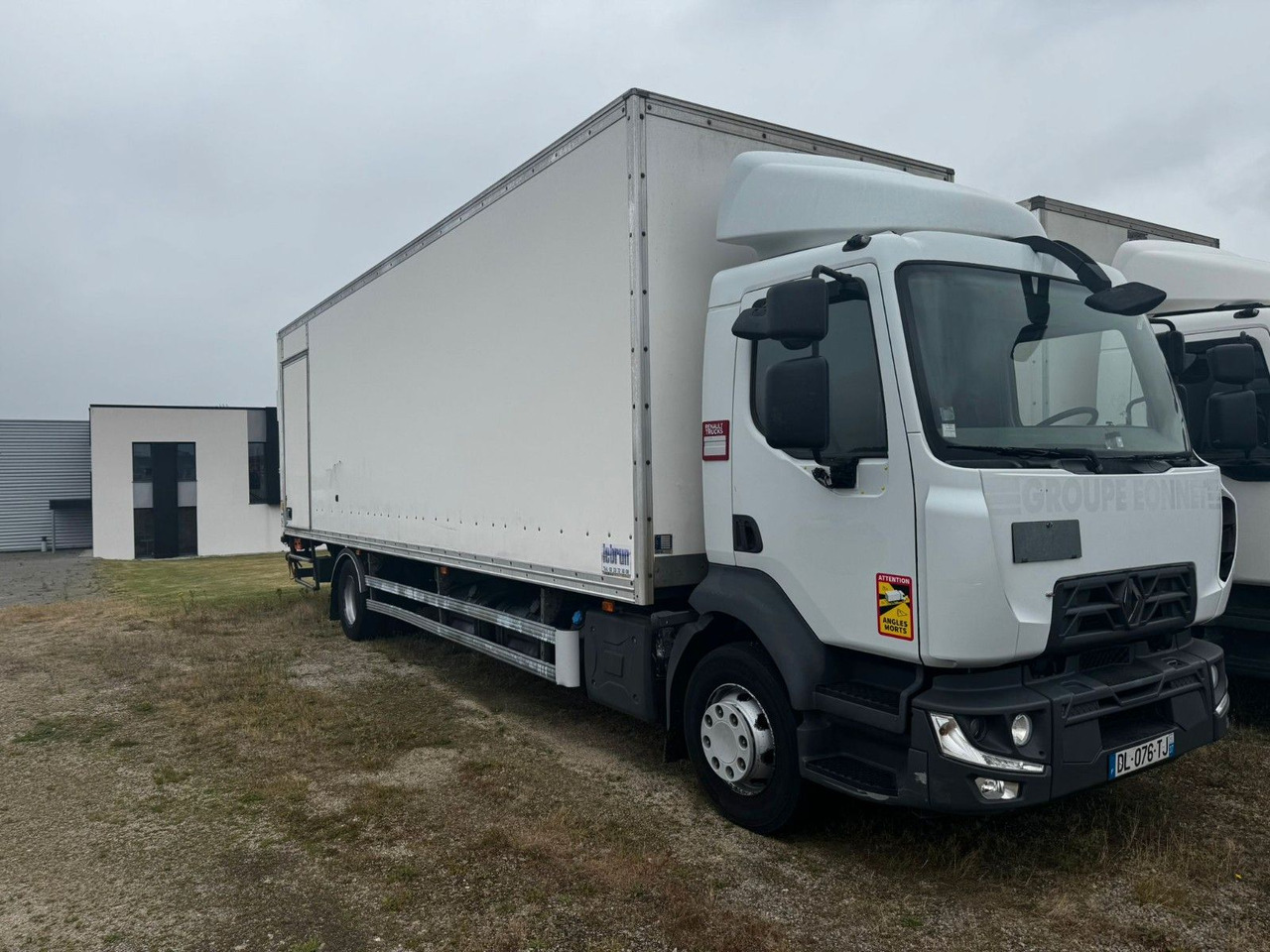 Renault D16 210 / 4x2 / KONTENER / 8.5M / WINDA DHOLLAND - آليات: صورة 1 Renault D16 210 / 4x2 / KONTENER / 8.5M / WINDA DHOLLAND - آليات: صورة 1