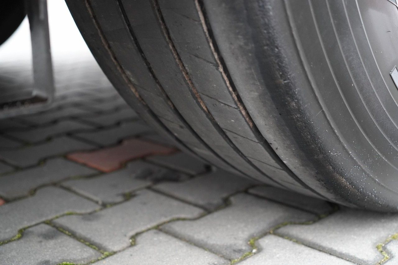 نصف مقطورة مُبرِّدة Schmitz Cargobull REFRIGERATED / NEW THERMO KING UNIT / SLX 300 /: صورة 23