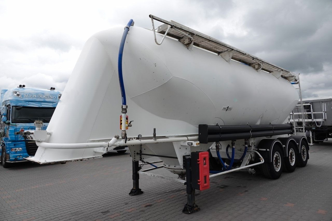Spitzer CEMENTONACZEPA / 37 000 L / SILOS / 3 KOMORY - بلكر: صورة 3 Spitzer CEMENTONACZEPA / 37 000 L / SILOS / 3 KOMORY - بلكر: صورة 3