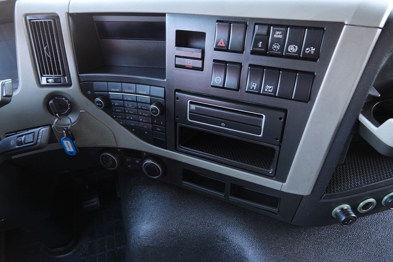وحدة جر Volvo FM 380  / NISKA KABINA / DZIENNA KABINA / EURO 6: صورة 16