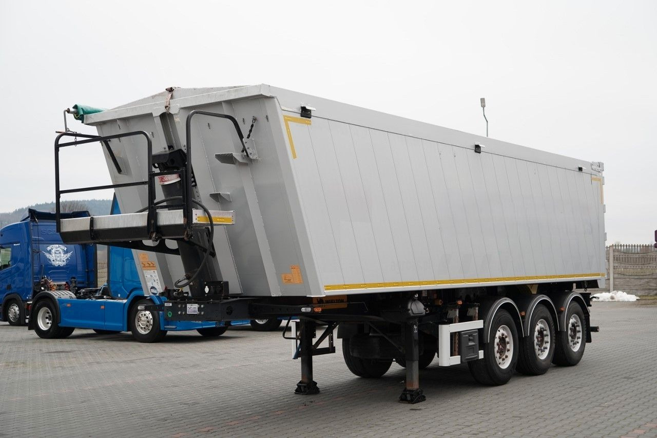 Wielton WYWROTKA / 41 M3 / ALUMINIOWA / 2x OŚ PODNOSZON - قلابة نصف مقطورة نصف مقطورة قلابة: صورة 1 Wielton WYWROTKA / 41 M3 / ALUMINIOWA / 2x OŚ PODNOSZON - قلابة نصف مقطورة نصف مقطورة قلابة: صورة 1