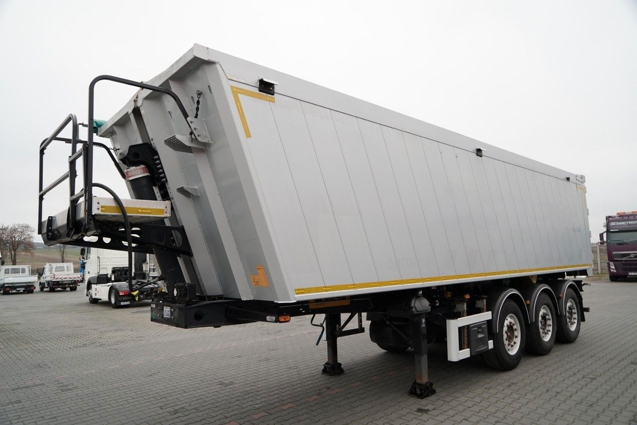 Wielton WYWROTKA / 41 M3 / ALUMINIOWA / 2x OŚ PODNOSZON - قلابة نصف مقطورة نصف مقطورة قلابة: صورة 2 Wielton WYWROTKA / 41 M3 / ALUMINIOWA / 2x OŚ PODNOSZON - قلابة نصف مقطورة نصف مقطورة قلابة: صورة 2