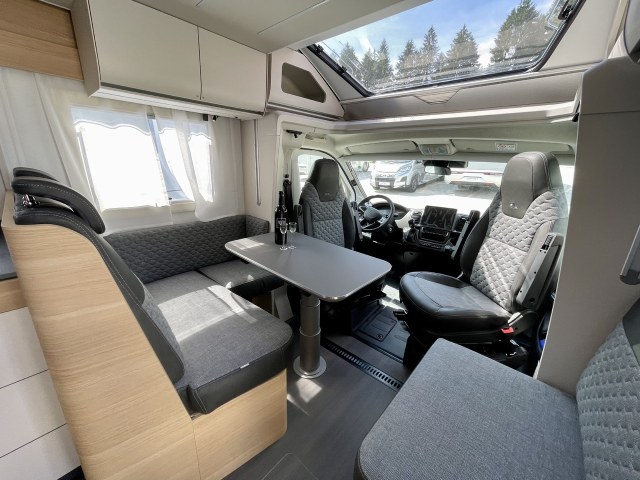 ADRIA Matrix axess 650SL - موتر هوم شبه متكامل: صورة 5 ADRIA Matrix axess 650SL - موتر هوم شبه متكامل: صورة 5