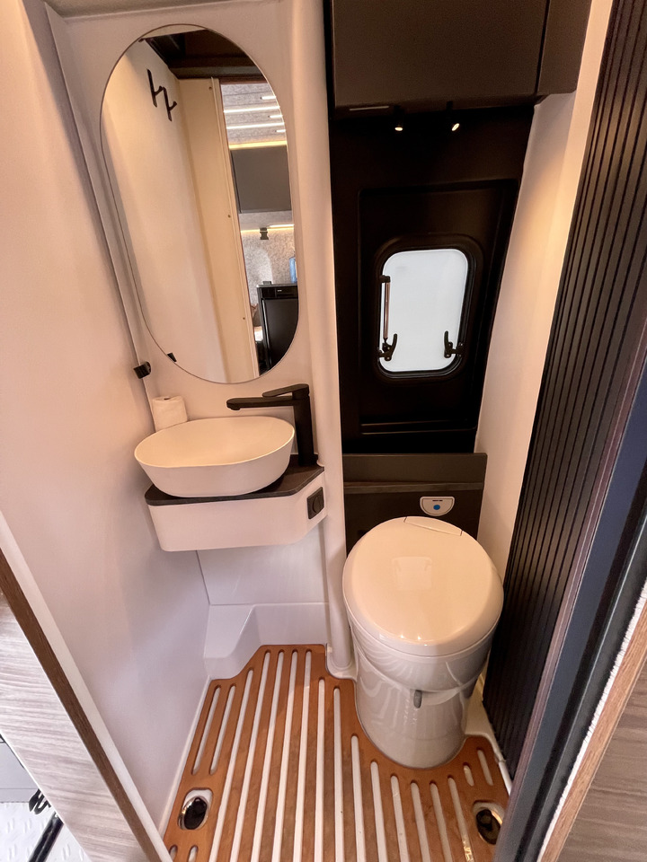 جديدة كرفان فان ADRIA Super Twin 600 SP: صورة 15 جديدة كرفان فان ADRIA Super Twin 600 SP: صورة 15