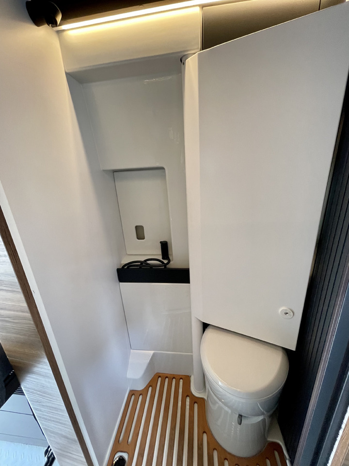 جديدة كرفان فان ADRIA Super Twin 600 SP: صورة 16 جديدة كرفان فان ADRIA Super Twin 600 SP: صورة 16