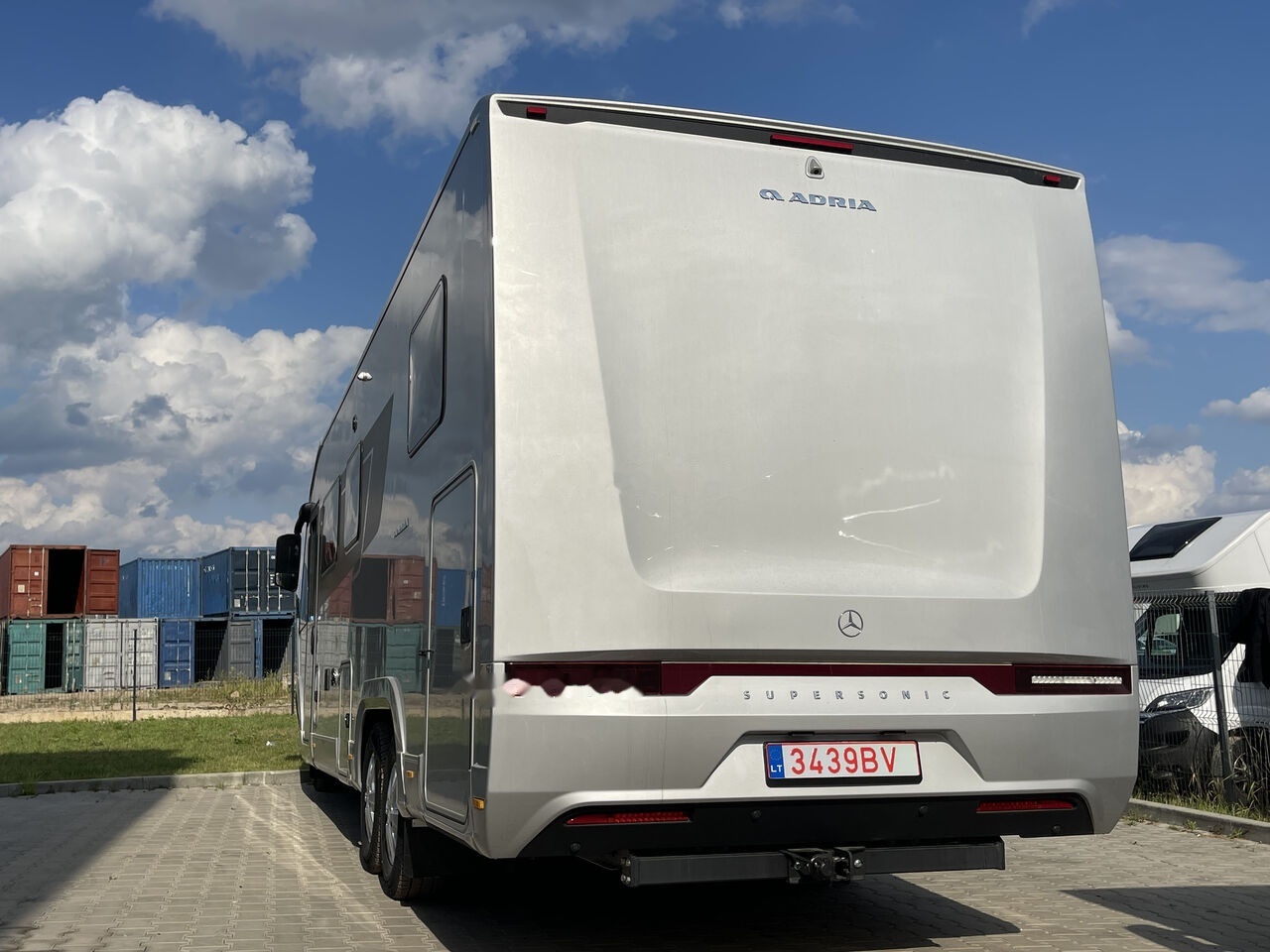 Adria Super Sonic 890LC - موتر هوم متكامل: صورة 4 Adria Super Sonic 890LC - موتر هوم متكامل: صورة 4