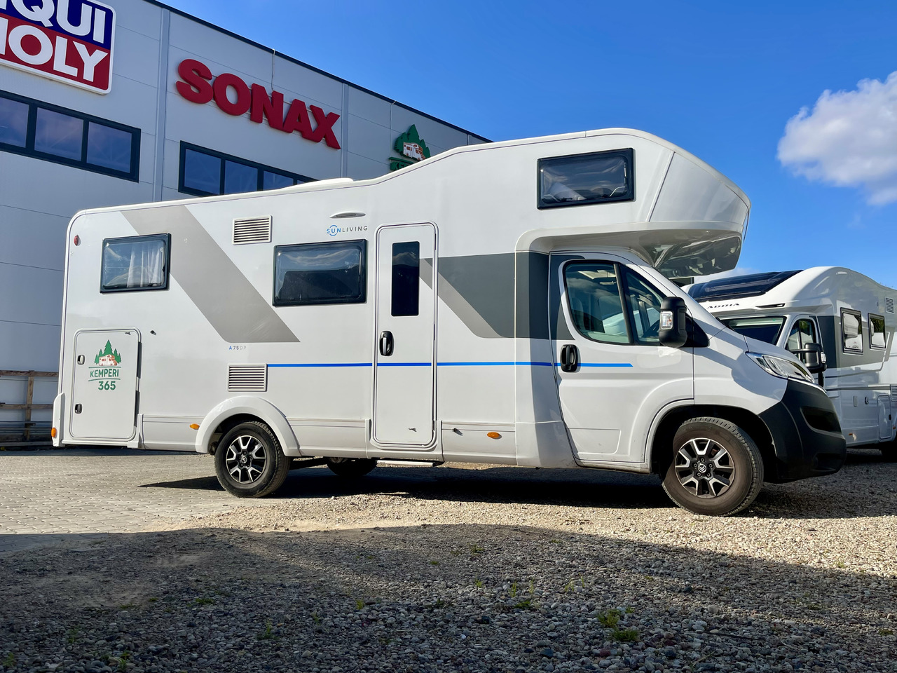 SUN LIVING A 75DP - موتر هوم سقف عالي: صورة 2 SUN LIVING A 75DP - موتر هوم سقف عالي: صورة 2