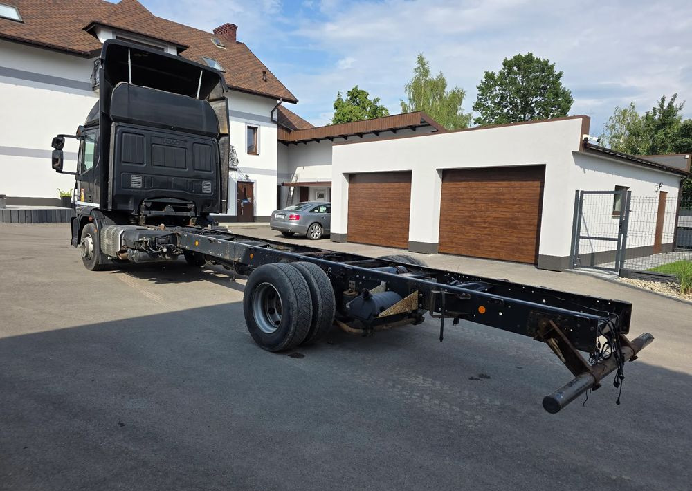 Iveco EUROCARGO 160E28 RAMA DO ZABUDOWY/ LAWETA / MANUAL / - شاحنة ستارة: صورة 4 Iveco EUROCARGO 160E28 RAMA DO ZABUDOWY/ LAWETA / MANUAL / - شاحنة ستارة: صورة 4