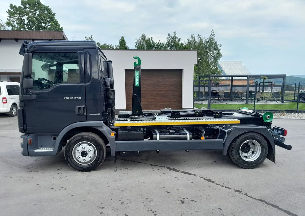 MAN TGL 12.250 nowe urządzenie hakowe SKIBICKI HKS 8/3300 ATEGO / TGM - شاحنة ذات خطاف: صورة 1 MAN TGL 12.250 nowe urządzenie hakowe SKIBICKI HKS 8/3300 ATEGO / TGM - شاحنة ذات خطاف: صورة 1