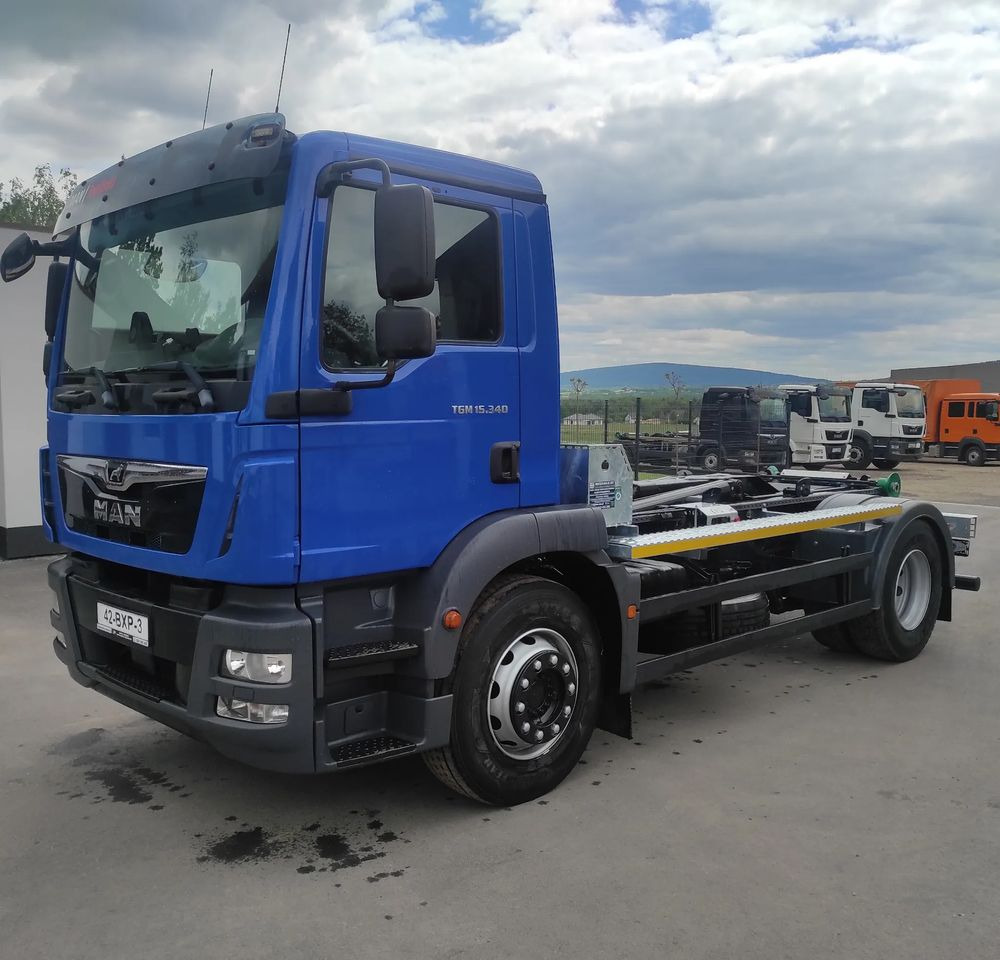 MAN TGM 18.340 urządzenie hakowe AXOR - شاحنة ذات خطاف: صورة 2 MAN TGM 18.340 urządzenie hakowe AXOR - شاحنة ذات خطاف: صورة 2
