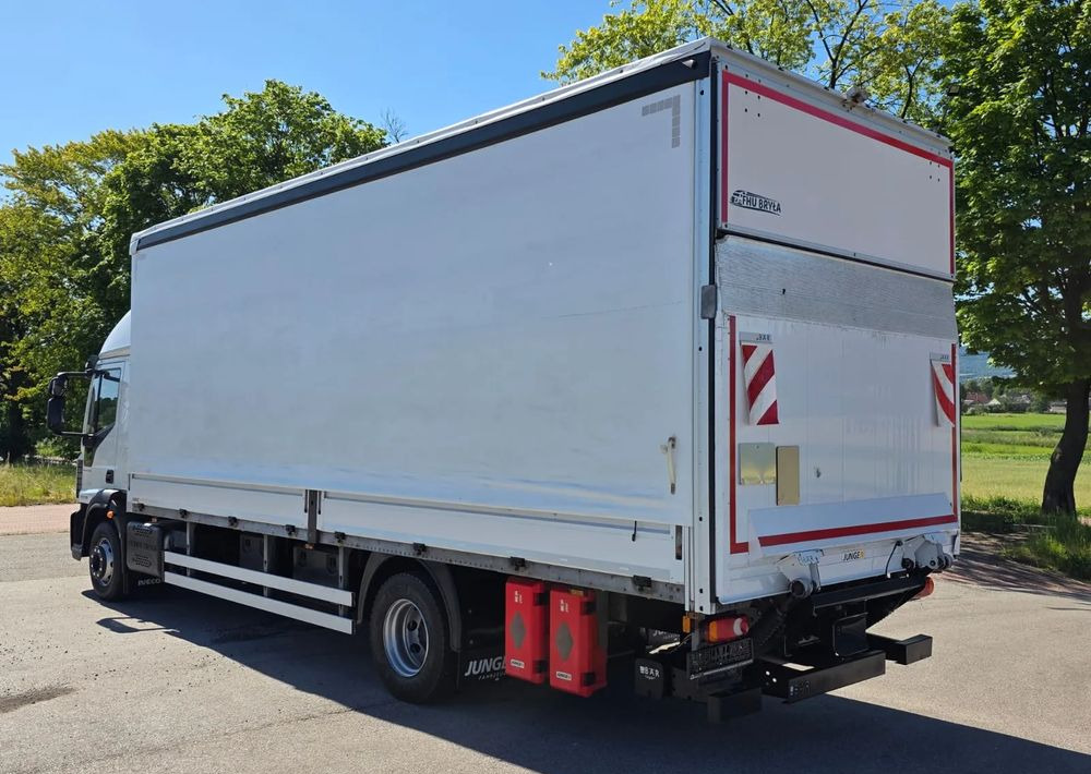 Iveco EUROCARGO 160E320/FIRANKA/WINDA/AUTOMAT/NISKI PRZEBIEG/E6/SPROWADZONY/PIERWSZY WŁAŚCICIEL - شاحنة ستارة: صورة 4 Iveco EUROCARGO 160E320/FIRANKA/WINDA/AUTOMAT/NISKI PRZEBIEG/E6/SPROWADZONY/PIERWSZY WŁAŚCICIEL - شاحنة ستارة: صورة 4