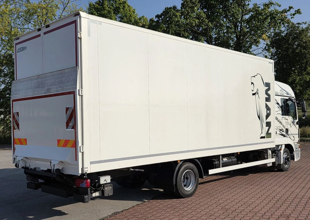 MAN TGL 12.250 / KONTENER / IZOTERMA / WINDA / 2019R / EURO 6 / PEŁEN SERWIS / 6 TON ŁADOWNOŚĆ / SPROWADZONY / ZADBANY / JAK NOWY / KSIĄŻKA SERWISOWA / E6 / 17 PALET - شاحنة مقفلة: صورة 4 MAN TGL 12.250 / KONTENER / IZOTERMA / WINDA / 2019R / EURO 6 / PEŁEN SERWIS / 6 TON ŁADOWNOŚĆ / SPROWADZONY / ZADBANY / JAK NOWY / KSIĄŻKA SERWISOWA / E6 / 17 PALET - شاحنة مقفلة: صورة 4