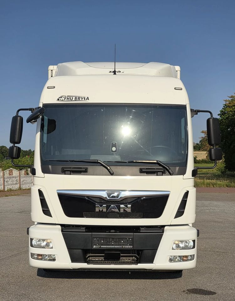 MAN TGL 12.250 / KONTENER / IZOTERMA / WINDA / 2019R / EURO 6 / PEŁEN SERWIS / 6 TON ŁADOWNOŚĆ / SPROWADZONY / ZADBANY / JAK NOWY / KSIĄŻKA SERWISOWA / E6 / 17 PALET - شاحنة مقفلة: صورة 3 MAN TGL 12.250 / KONTENER / IZOTERMA / WINDA / 2019R / EURO 6 / PEŁEN SERWIS / 6 TON ŁADOWNOŚĆ / SPROWADZONY / ZADBANY / JAK NOWY / KSIĄŻKA SERWISOWA / E6 / 17 PALET - شاحنة مقفلة: صورة 3