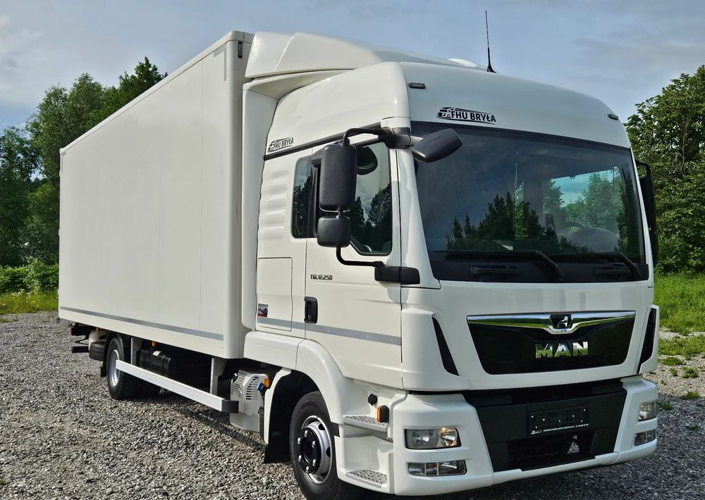 MAN TGL 12.250 / KONTENER / IZOTERMA / WINDA / 2019R / EURO 6 / PEŁEN SERWIS / 6 TON ŁADOWNOŚĆ / SPROWADZONY / ZADBANY / JAK NOWY / KSIĄŻKA SERWISOWA / E6 / 17 PALET - شاحنة مقفلة: صورة 1 MAN TGL 12.250 / KONTENER / IZOTERMA / WINDA / 2019R / EURO 6 / PEŁEN SERWIS / 6 TON ŁADOWNOŚĆ / SPROWADZONY / ZADBANY / JAK NOWY / KSIĄŻKA SERWISOWA / E6 / 17 PALET - شاحنة مقفلة: صورة 1