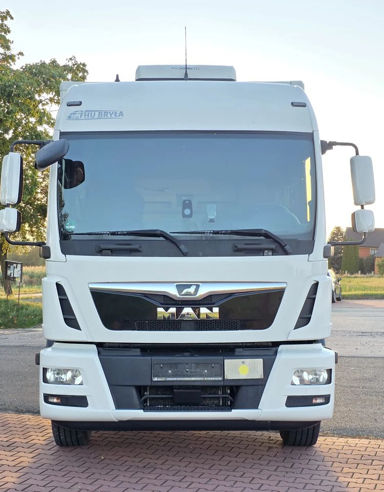 MAN TGM 15.290 / TGL / KONTENER / IZOTERMA / WINDA / KLIMA POSTOJOWA / 2019R / EURO 6 / PEŁEN SERWIS / 8200KG ŁADOWNOŚĆ / SPROWADZONY / ZADBANY / JAK NOWY / KSIĄŻKA SERWISOWA / E6 / 18 PALET - شاحنة مقفلة: صورة 3 MAN TGM 15.290 / TGL / KONTENER / IZOTERMA / WINDA / KLIMA POSTOJOWA / 2019R / EURO 6 / PEŁEN SERWIS / 8200KG ŁADOWNOŚĆ / SPROWADZONY / ZADBANY / JAK NOWY / KSIĄŻKA SERWISOWA / E6 / 18 PALET - شاحنة مقفلة: صورة 3